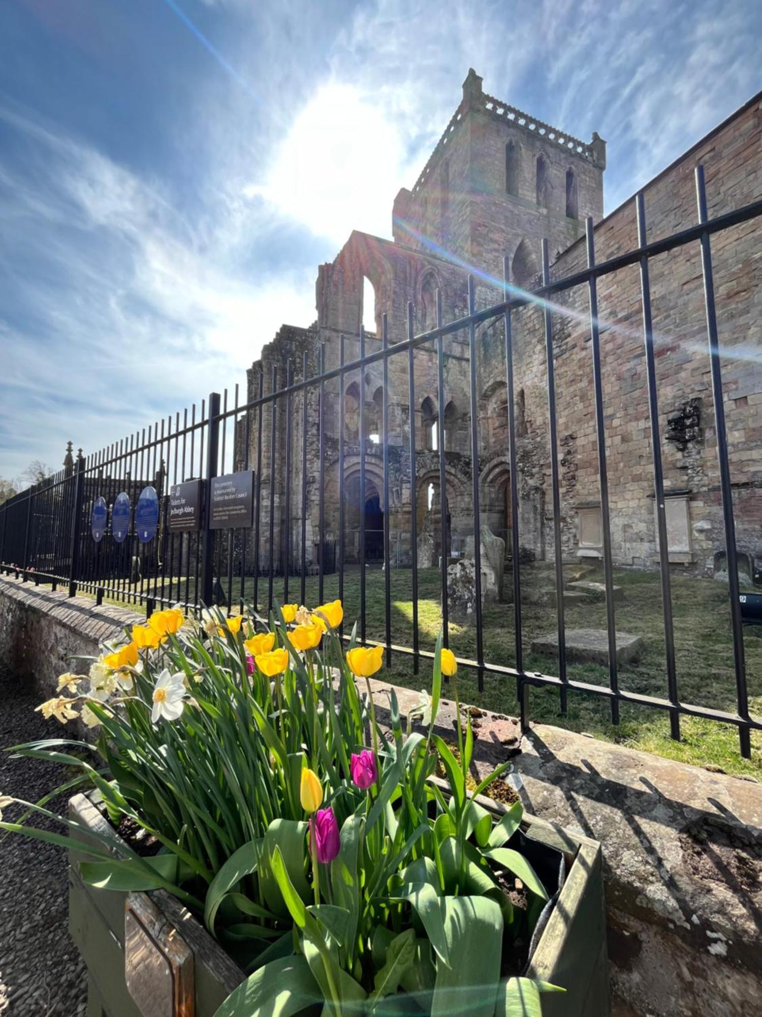Theflatinjed Appartement Jedburgh Buitenkant foto